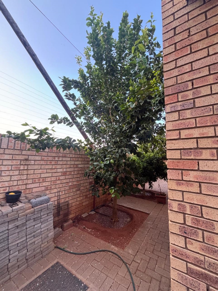 3 Bedroom Property for Sale in Hillcrest Northern Cape